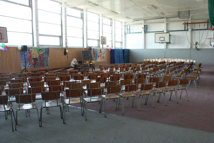 turnhalle vor einschulung